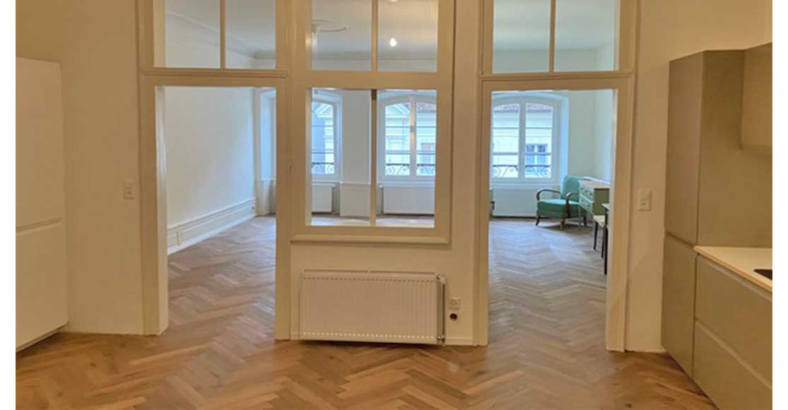 Foto: Blick von der Küche in das Wohn- und Kinterzimmer